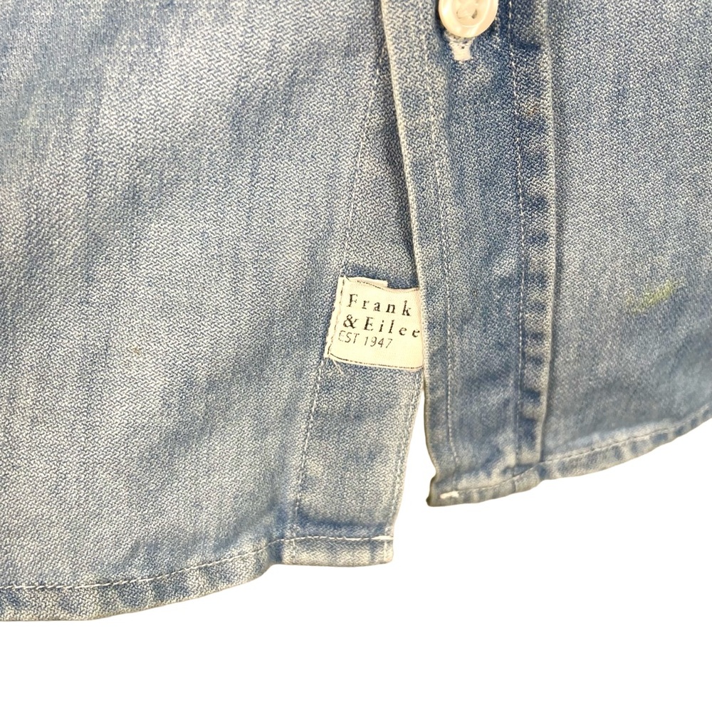 Frank & Eileen Gavin Blue Chambray Button Down Shirt Women’s Medium - Picture 6 of 6